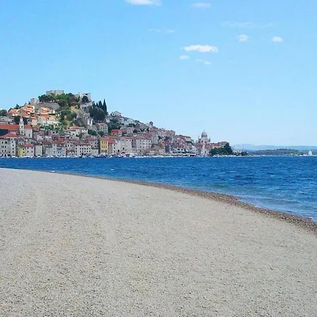 Center - Sleeps 4 * Szybenik