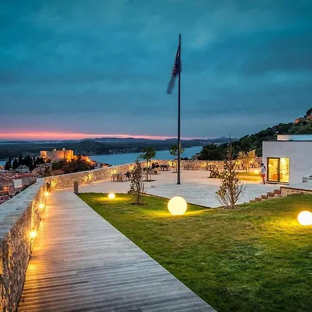 Center - Sleeps 4 Шибеник