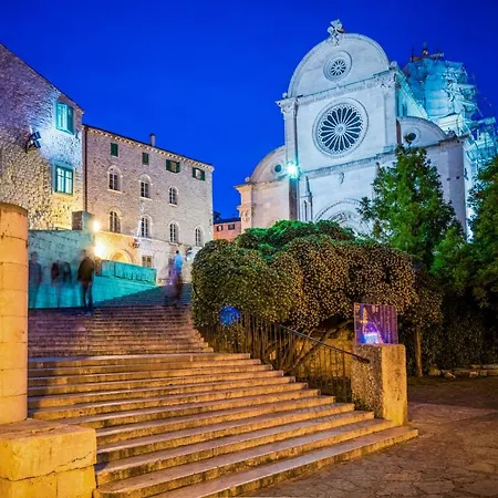 Center - Sleeps 4 Apartament