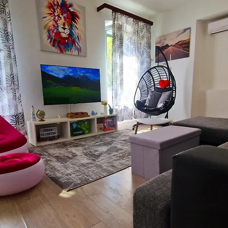 Apartmán Center - Sleeps 4