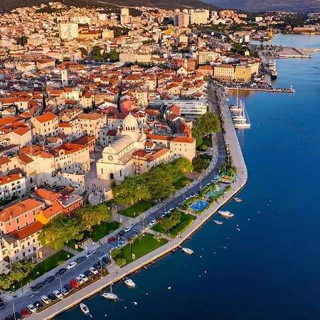 Center - Sleeps 4 Апартаменты